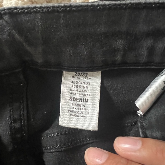 H&M faded black jeggings - Picture 3 of 3